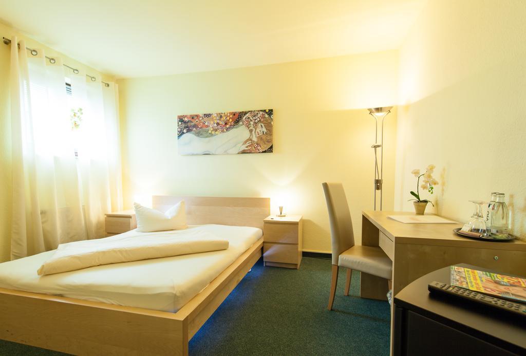 Garni-Hotel An Der Weide Berlin Exteriör bild