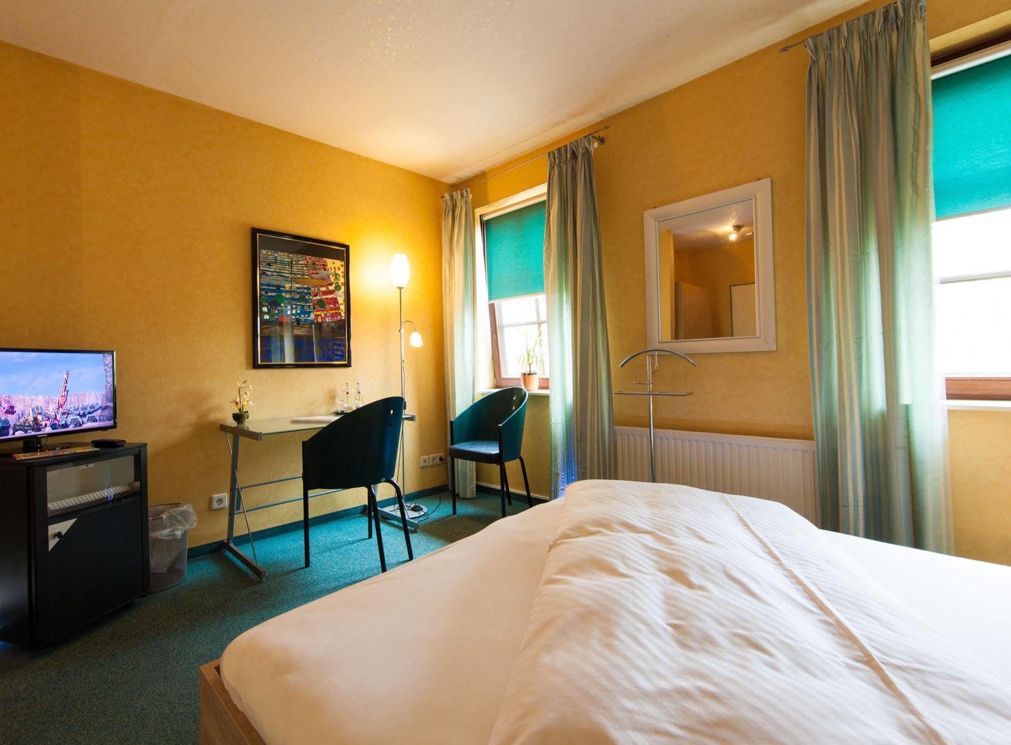 Garni-Hotel An Der Weide Berlin Exteriör bild