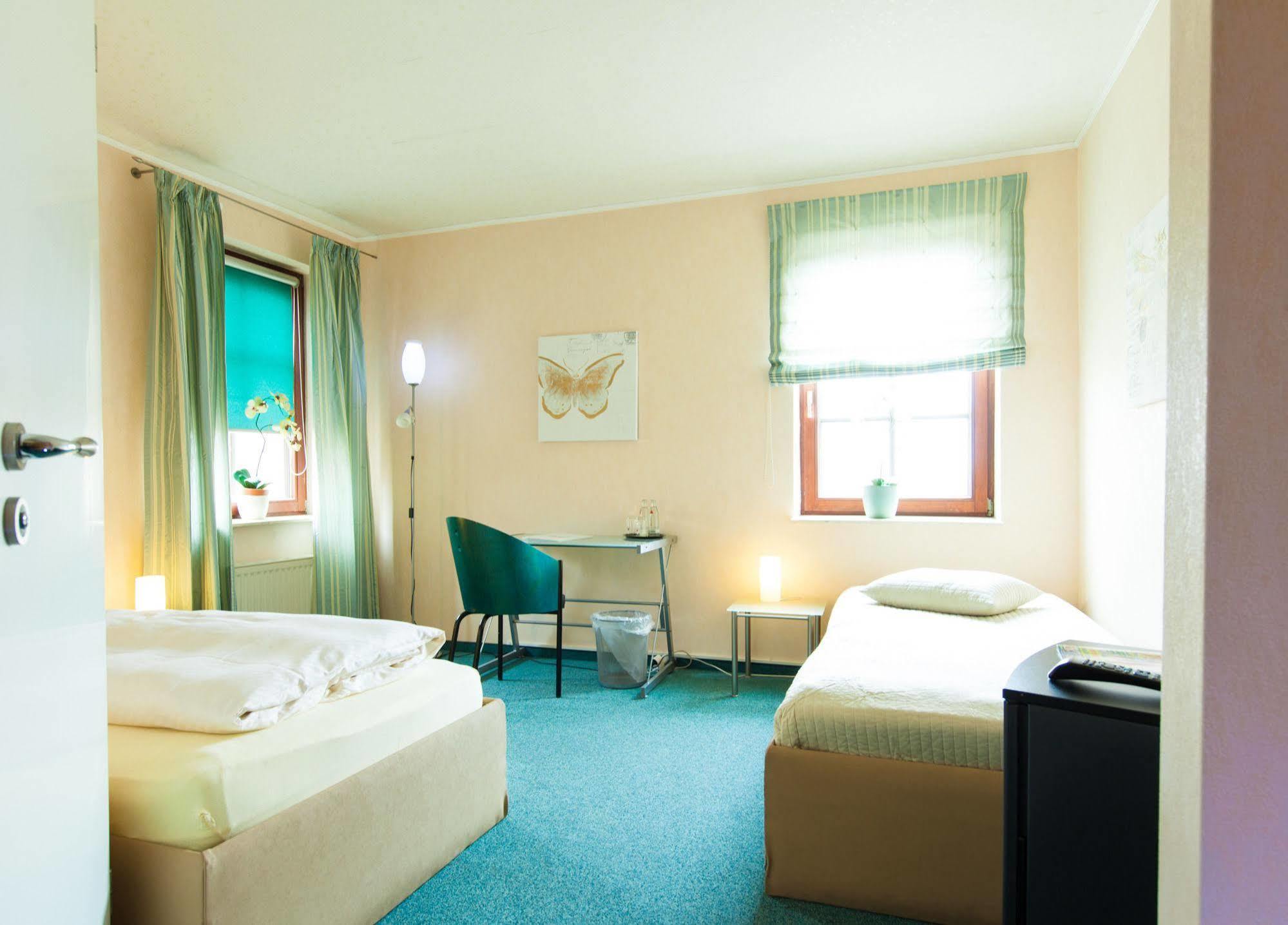 Garni-Hotel An Der Weide Berlin Exteriör bild