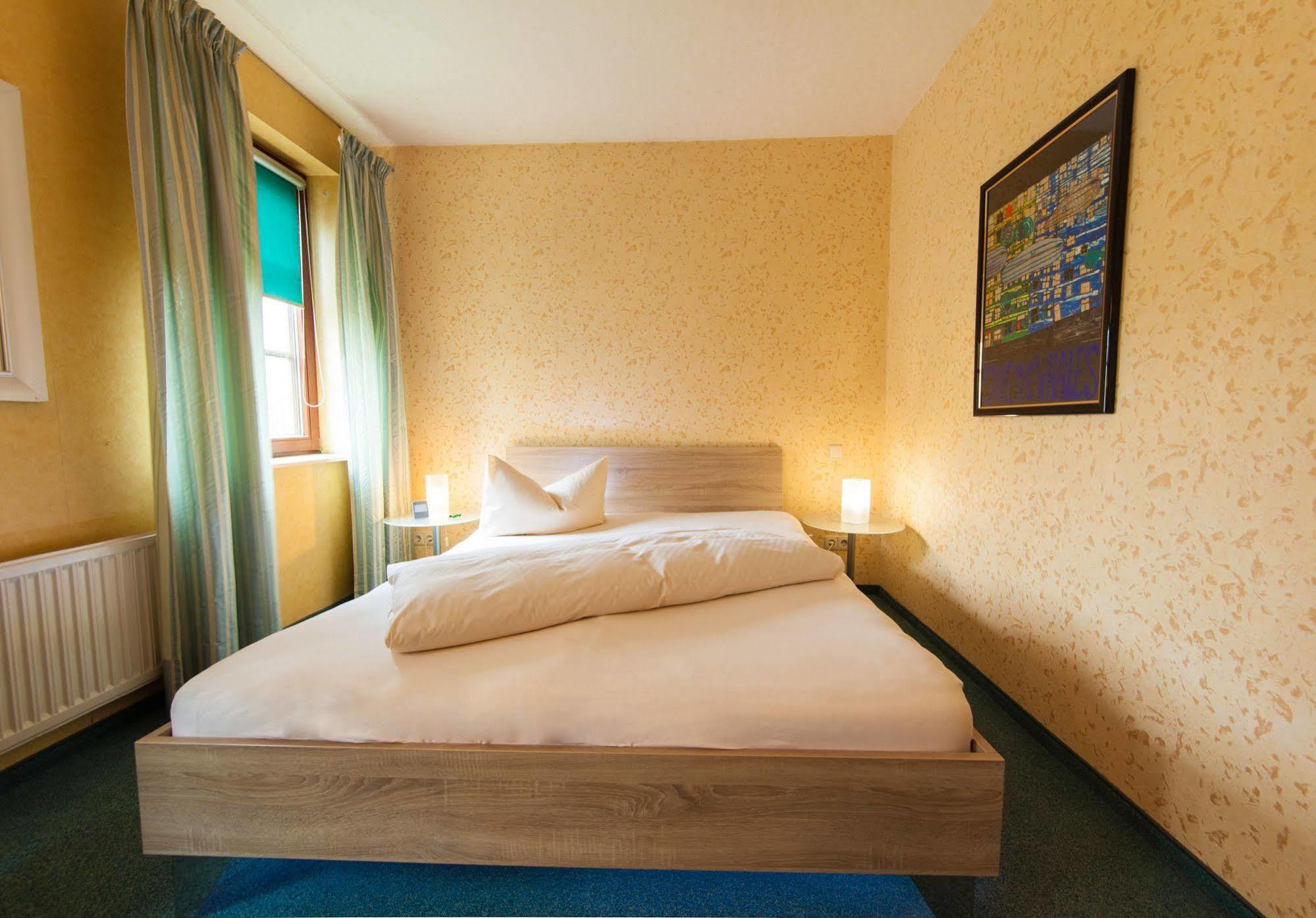 Garni-Hotel An Der Weide Berlin Exteriör bild